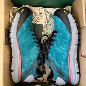 Danner Women’s Size 8.5 trail sneakers